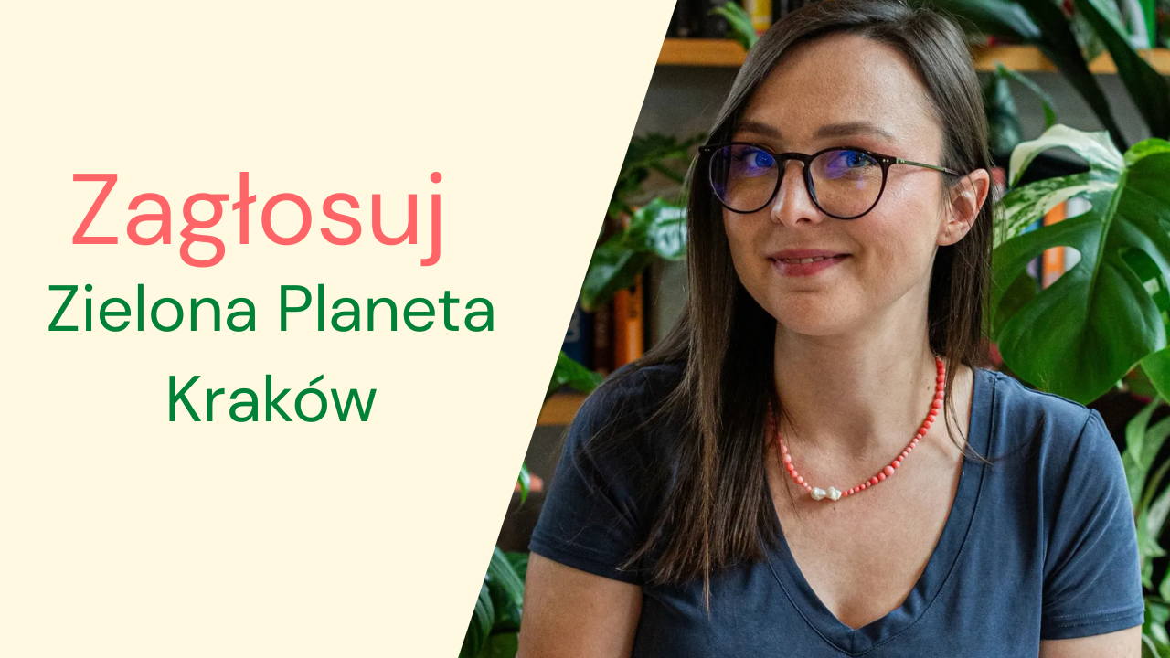 Beata Śpiewak-Siwulska, koordynatorka Szpitala dla Roślin Fundacji Czerwony Krakowiak, wśród zieleni.